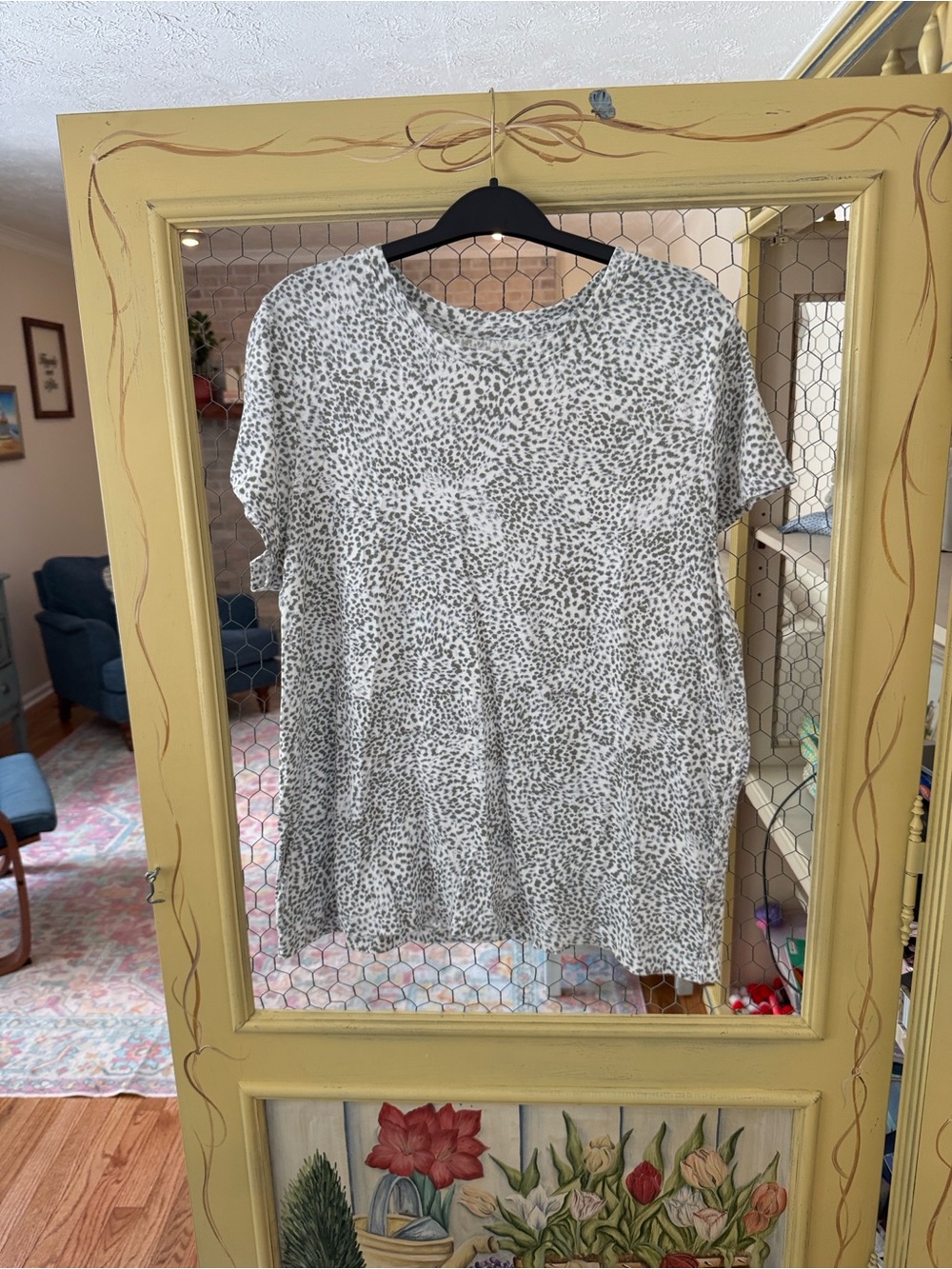 Athleta White and Gray Short-Sleeve Printed Tee